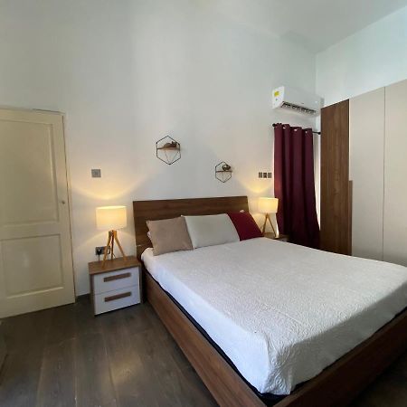 Blue Waters Town House Apartment Tarxien Bagian luar foto